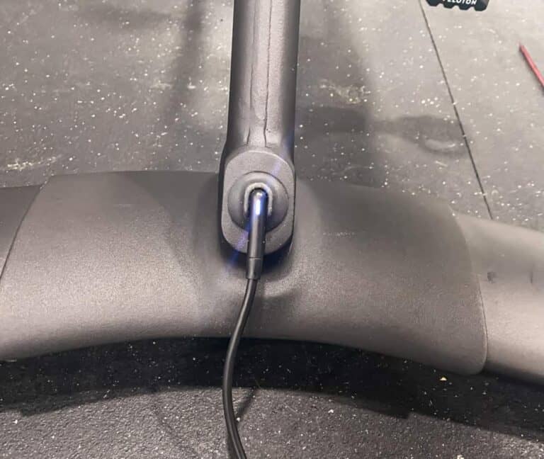 what does the peloton power cord look like